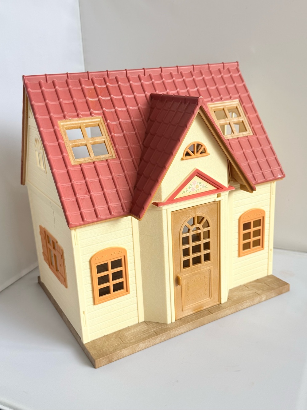 Calico Critters House Sylvanian Families Red Roof Playset - Picture 2 of 7